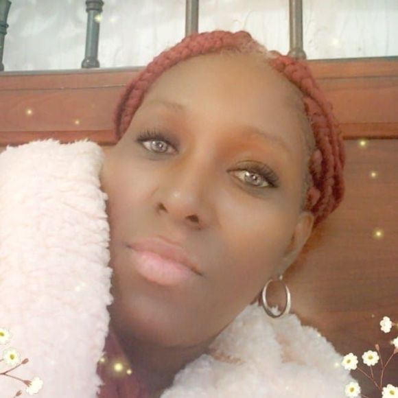 Meet your Posher, Cecelia - Picture 1 of 1